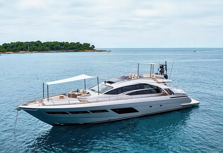 Pershing 8X